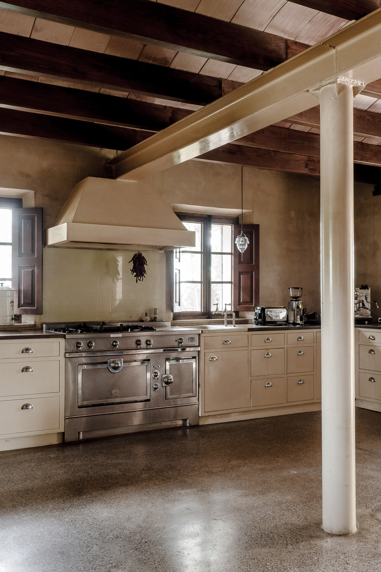 cuisine rustique chic maison en pierres Majorque cuisine rustique chic maison en pierres Majorque