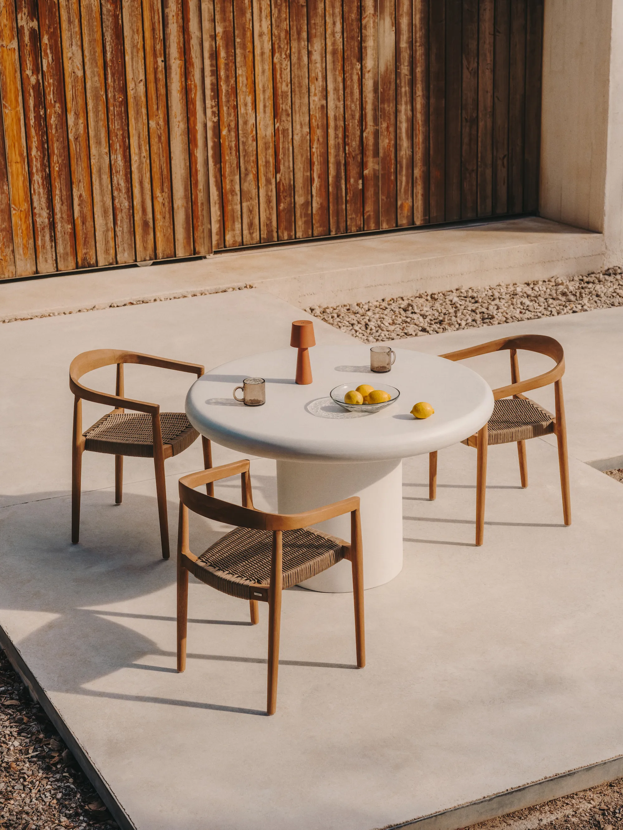 salle à manger extérieure nouvelle collection outdoor Kave Home printemps/été 2024 salle à manger extérieure nouvelle collection outdoor Kave Home printemps/été 2024