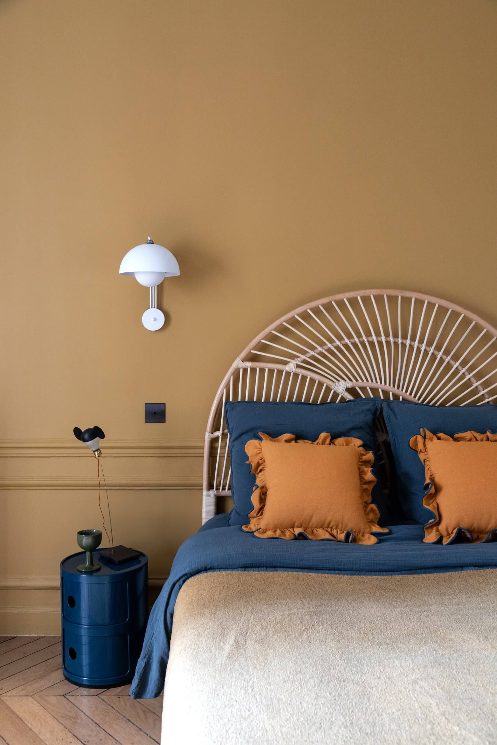 chambre enfant jaune appartement haussmannien Paris chambre enfant jaune appartement haussmannien Paris