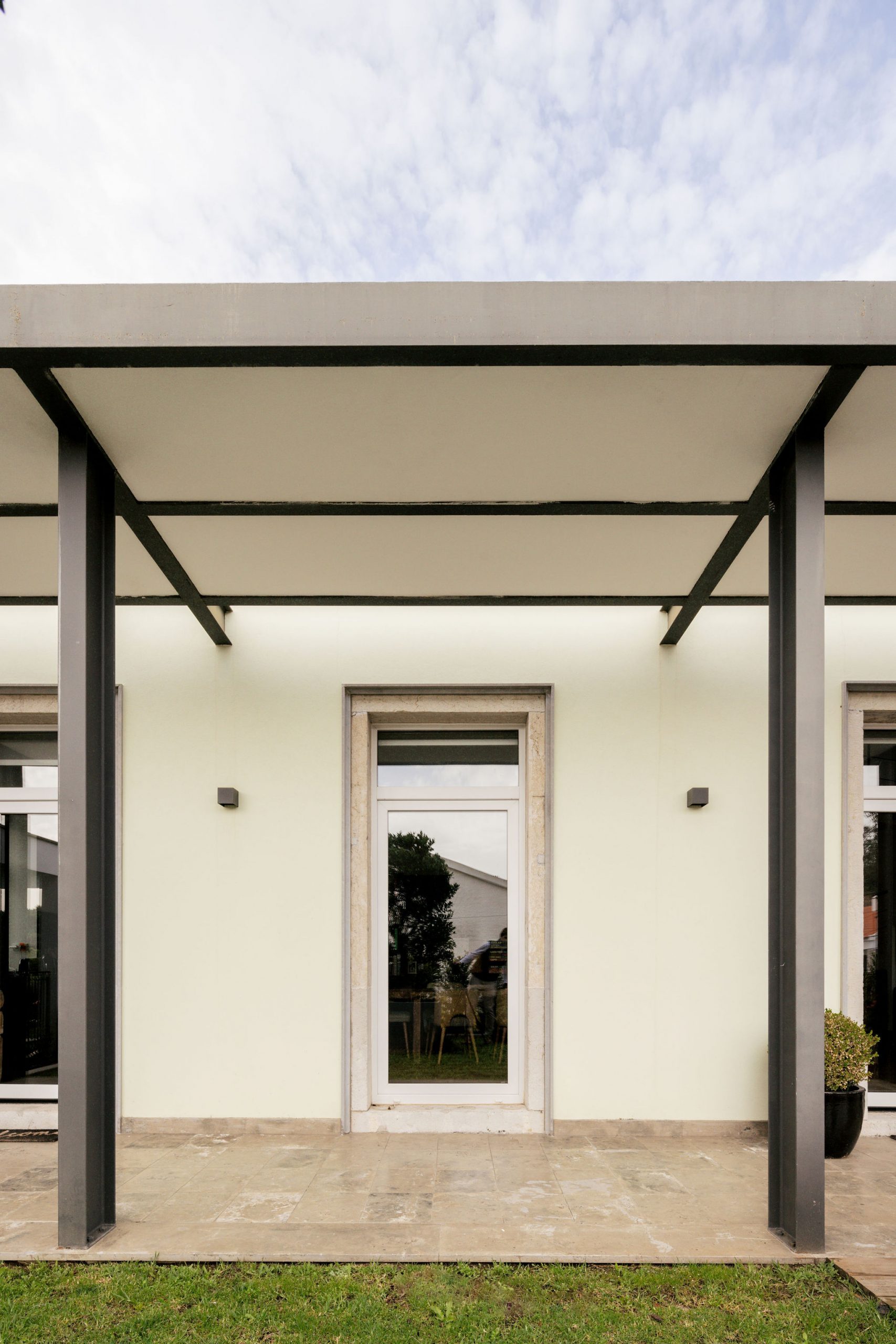 terrasse et jardin avec pergola