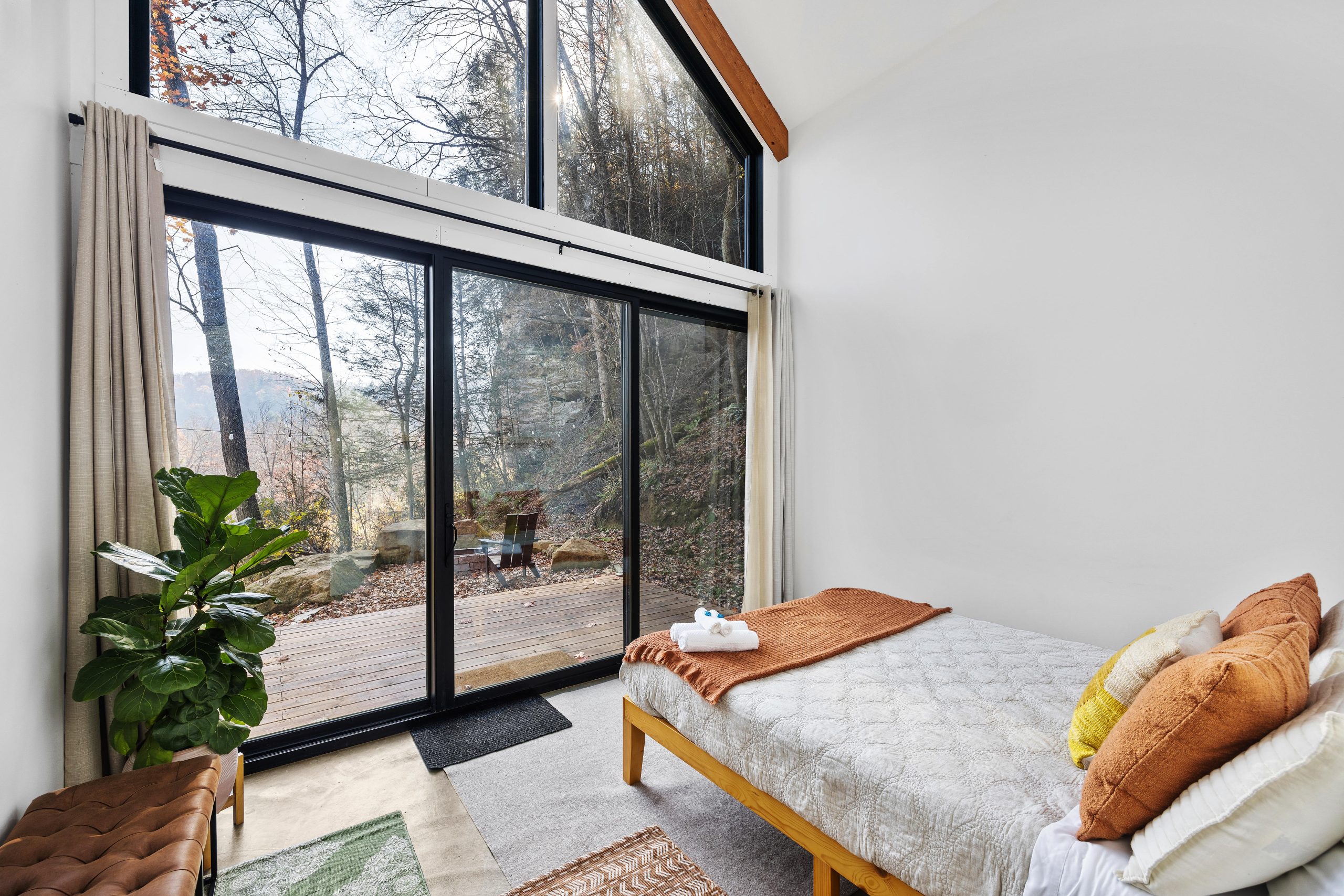 chambre petite maison en bois 37m2 The Taoist Cabin chambre petite maison en bois 37m2 The Taoist Cabin