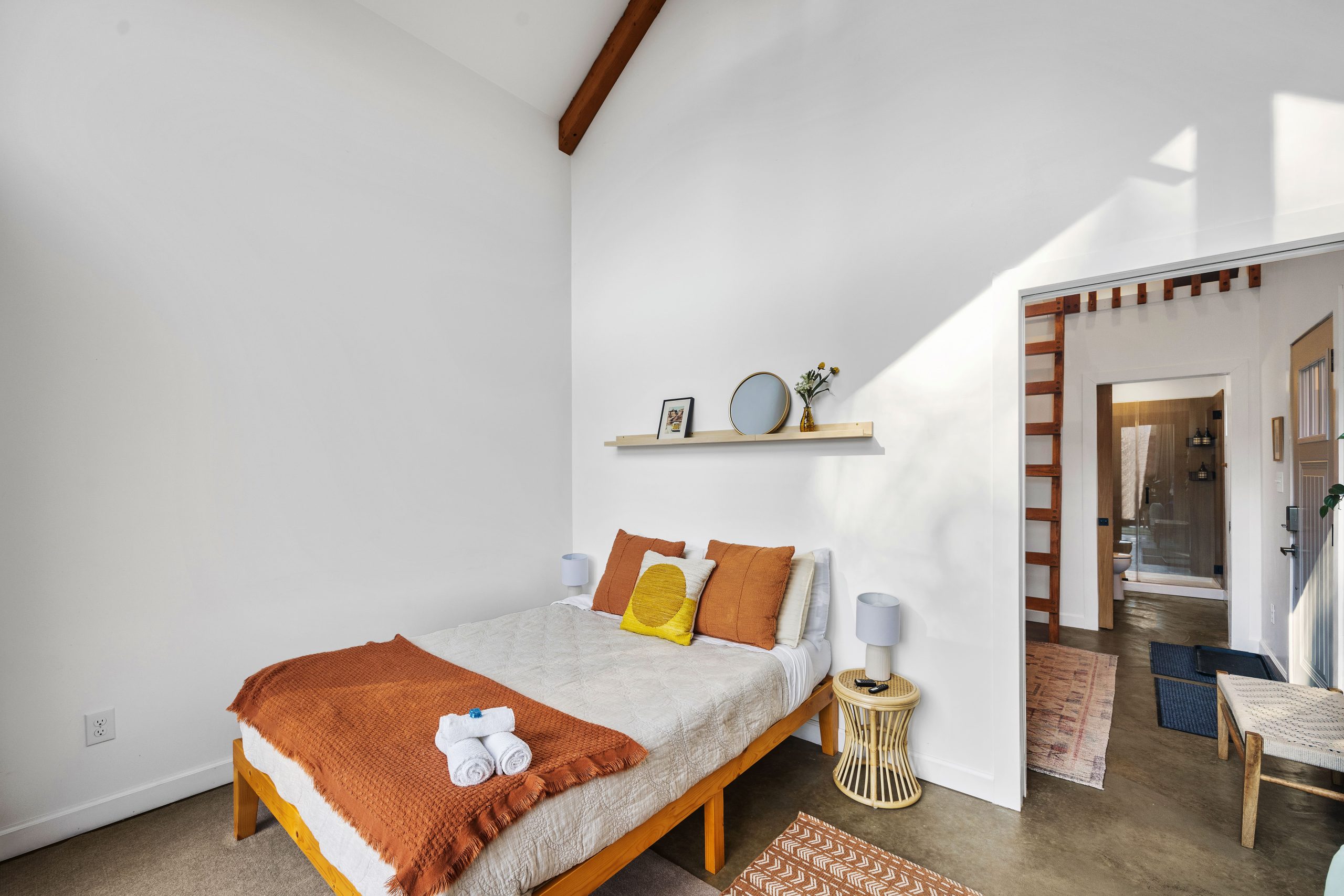chambre petite maison en bois 37m2 The Taoist Cabin chambre petite maison en bois 37m2 The Taoist Cabin
