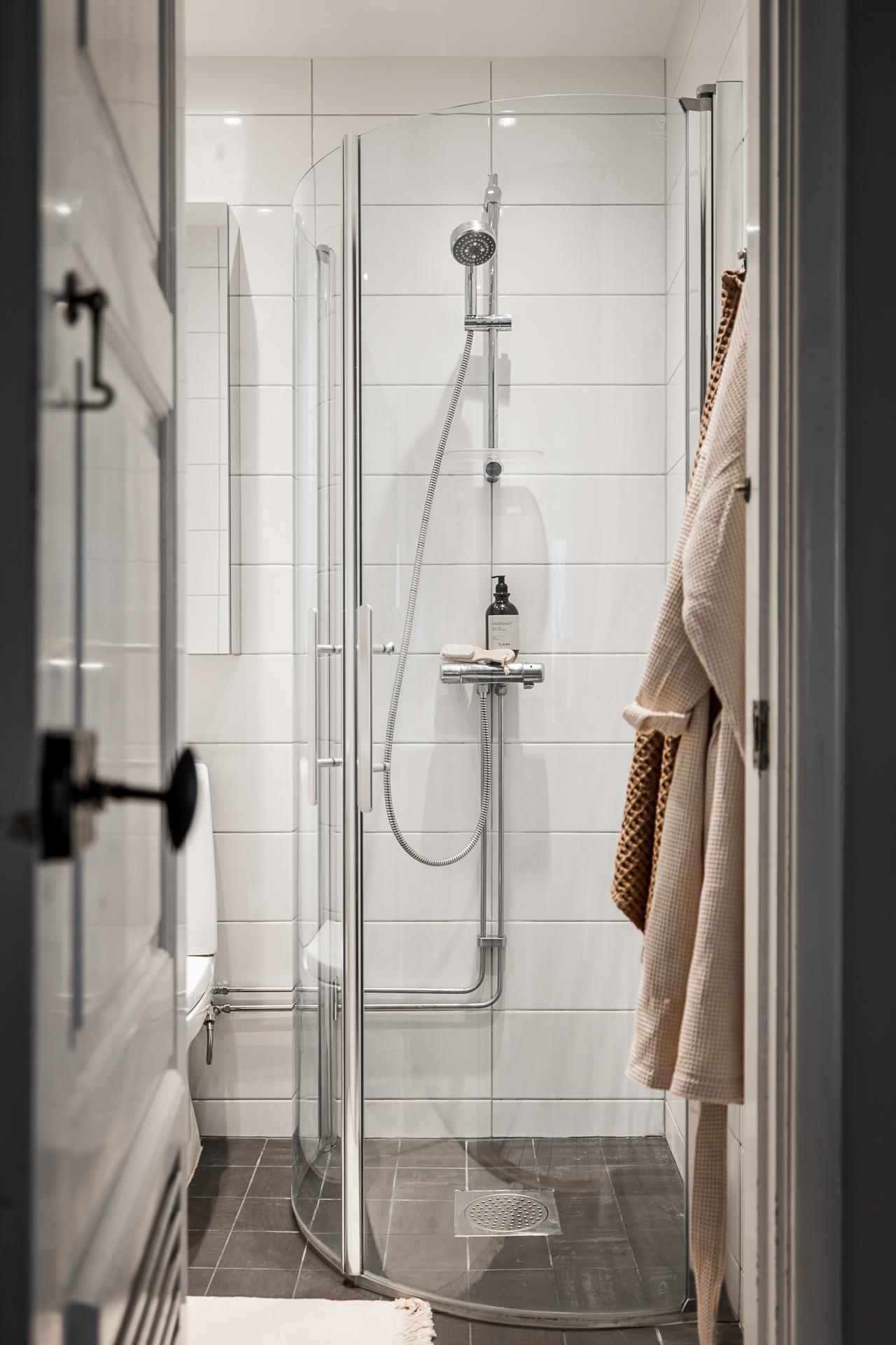 salle de bain avec douche d salle de bain avec douche d'angle