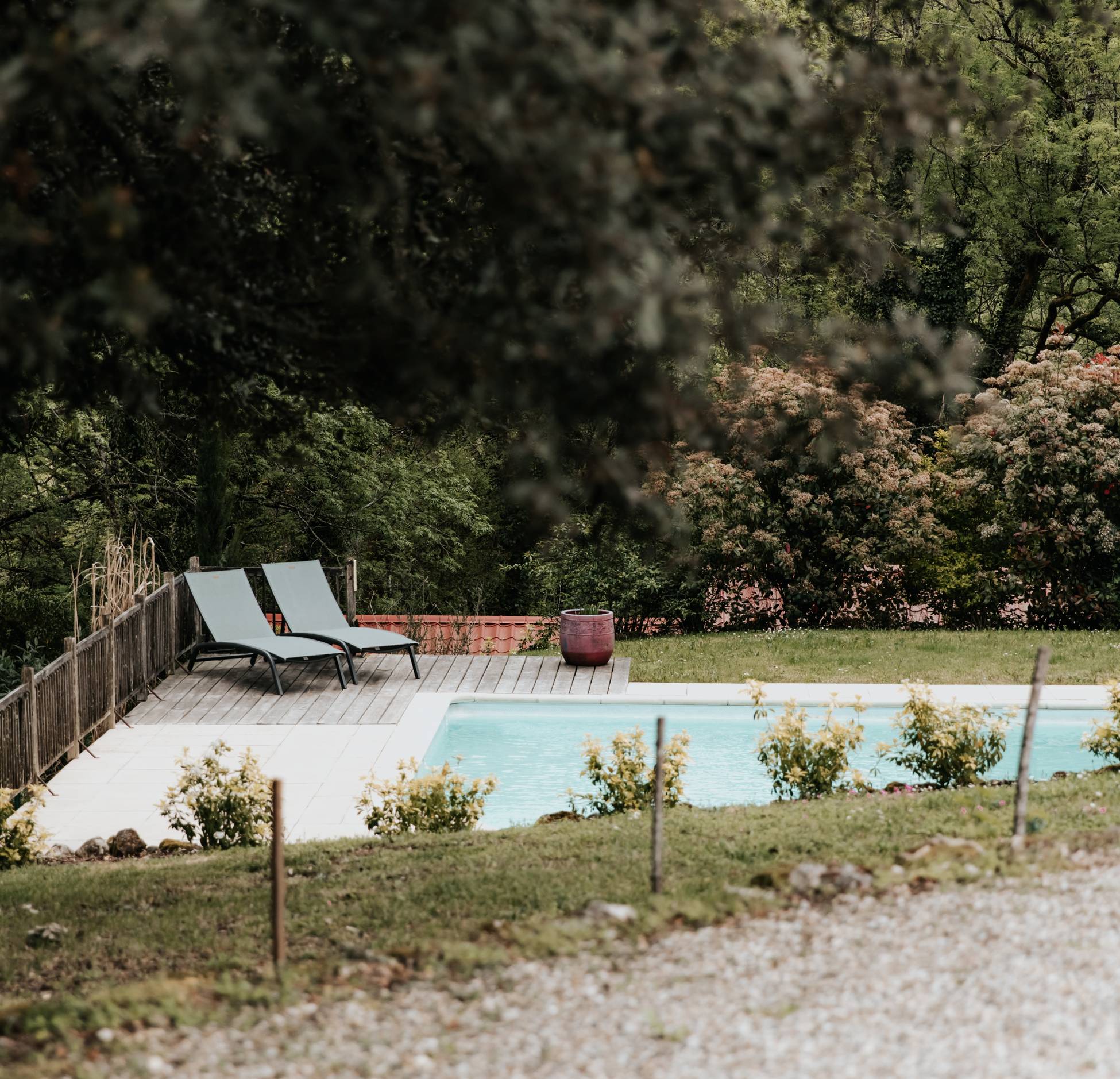 jardin avec piscine maison en pierres Dordogne Les Biscottos jardin avec piscine maison en pierres Dordogne Les Biscottos