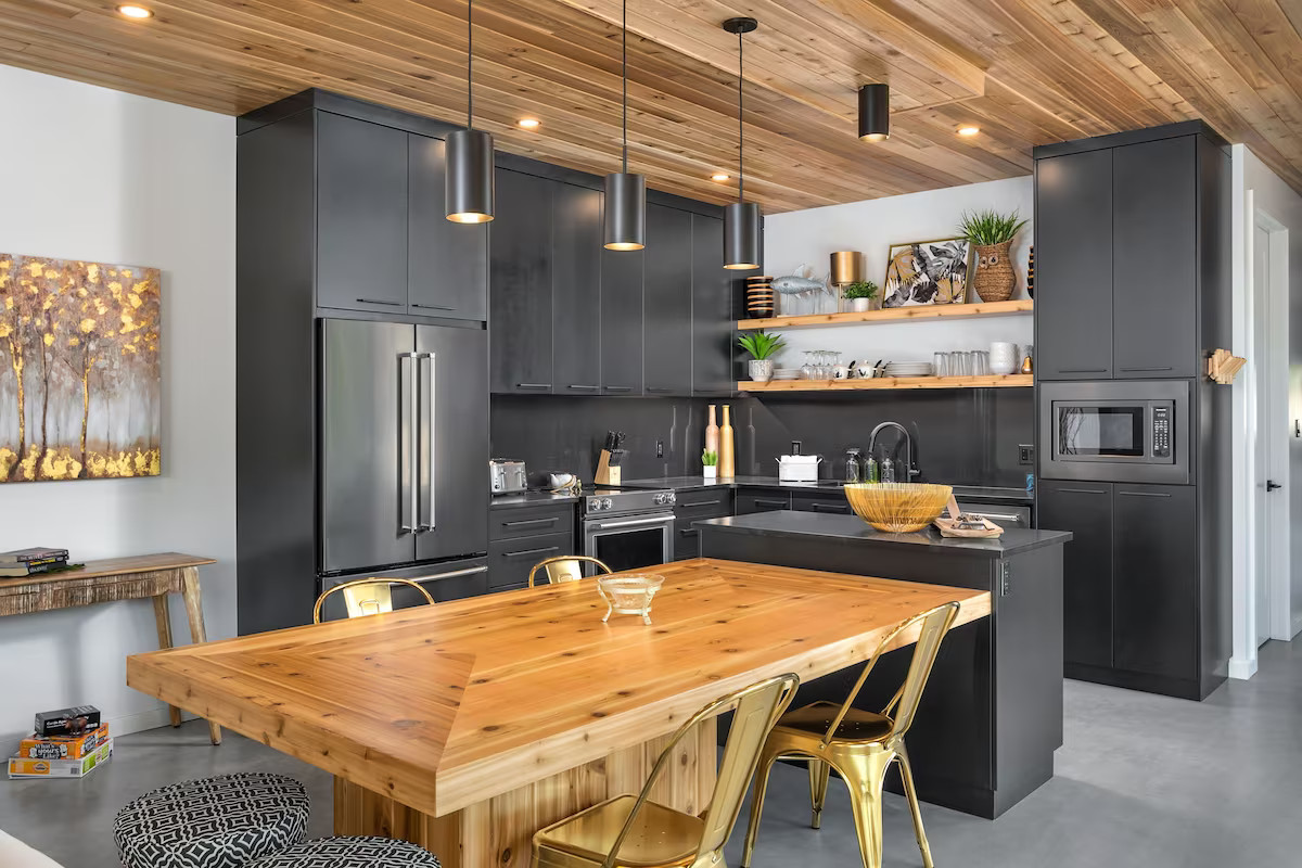 cuisine design noire maison en bois 97m2 à toit plat