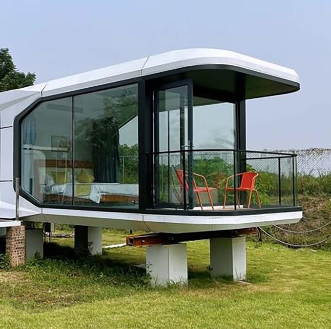 mini maison préfabriquée à l'allure futuriste 40m2