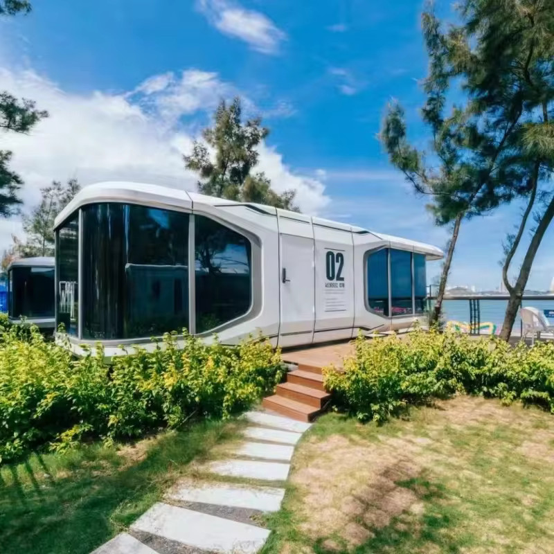 mini maison préfabriquée à l'allure futuriste 40m2