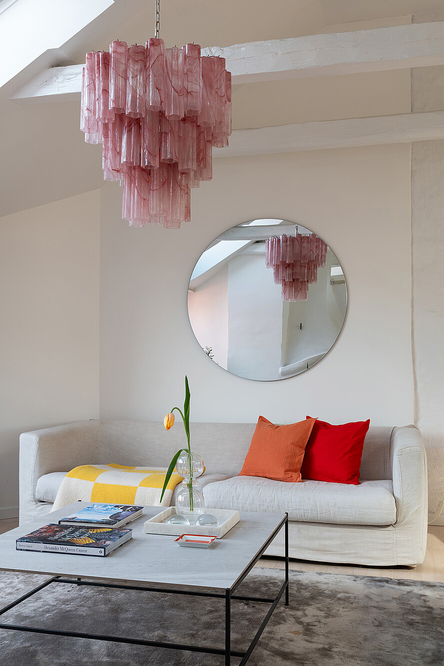 salon appartement sous les toits mansardé décoration contemporaine
