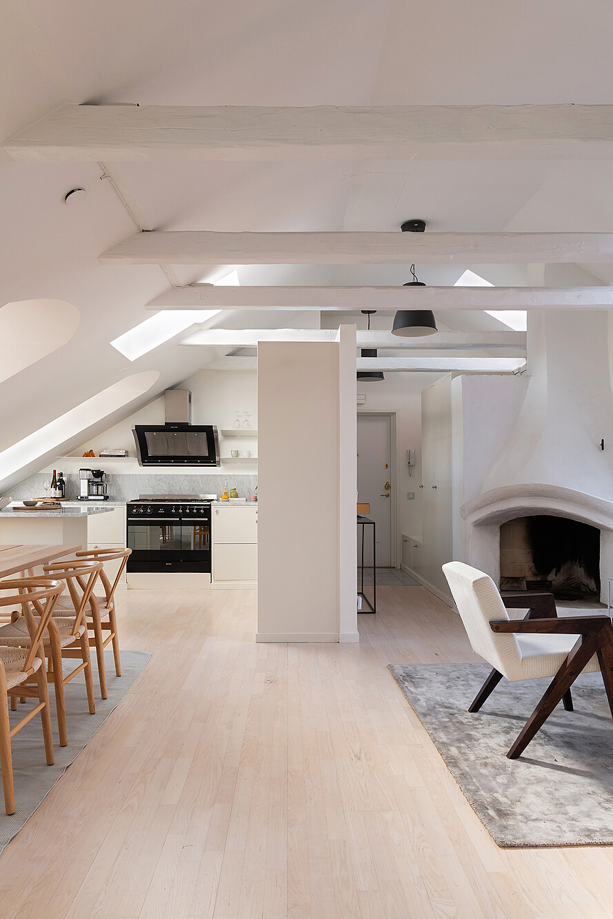 salon appartement sous les toits mansardé décoration contemporaine