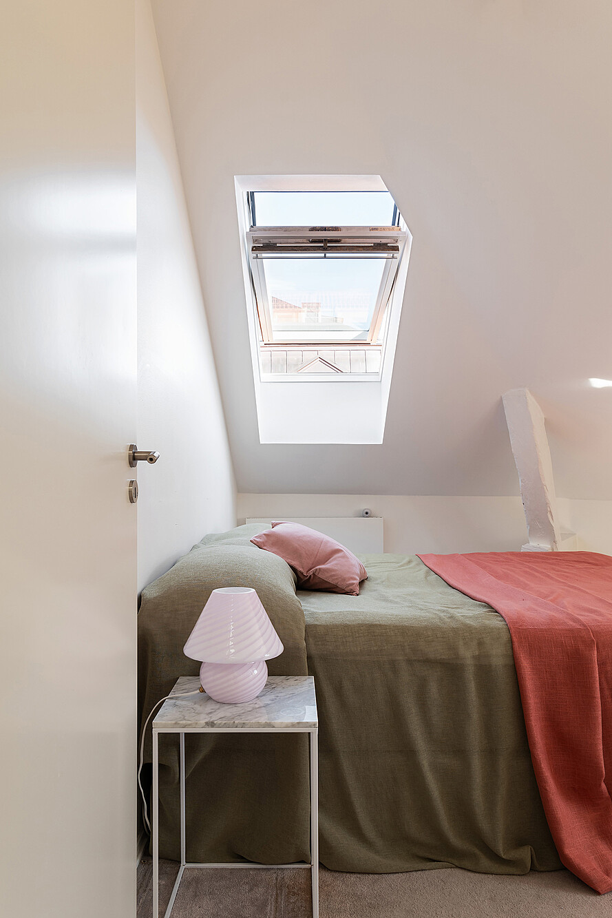 chambre mansardée décoration contemporaine