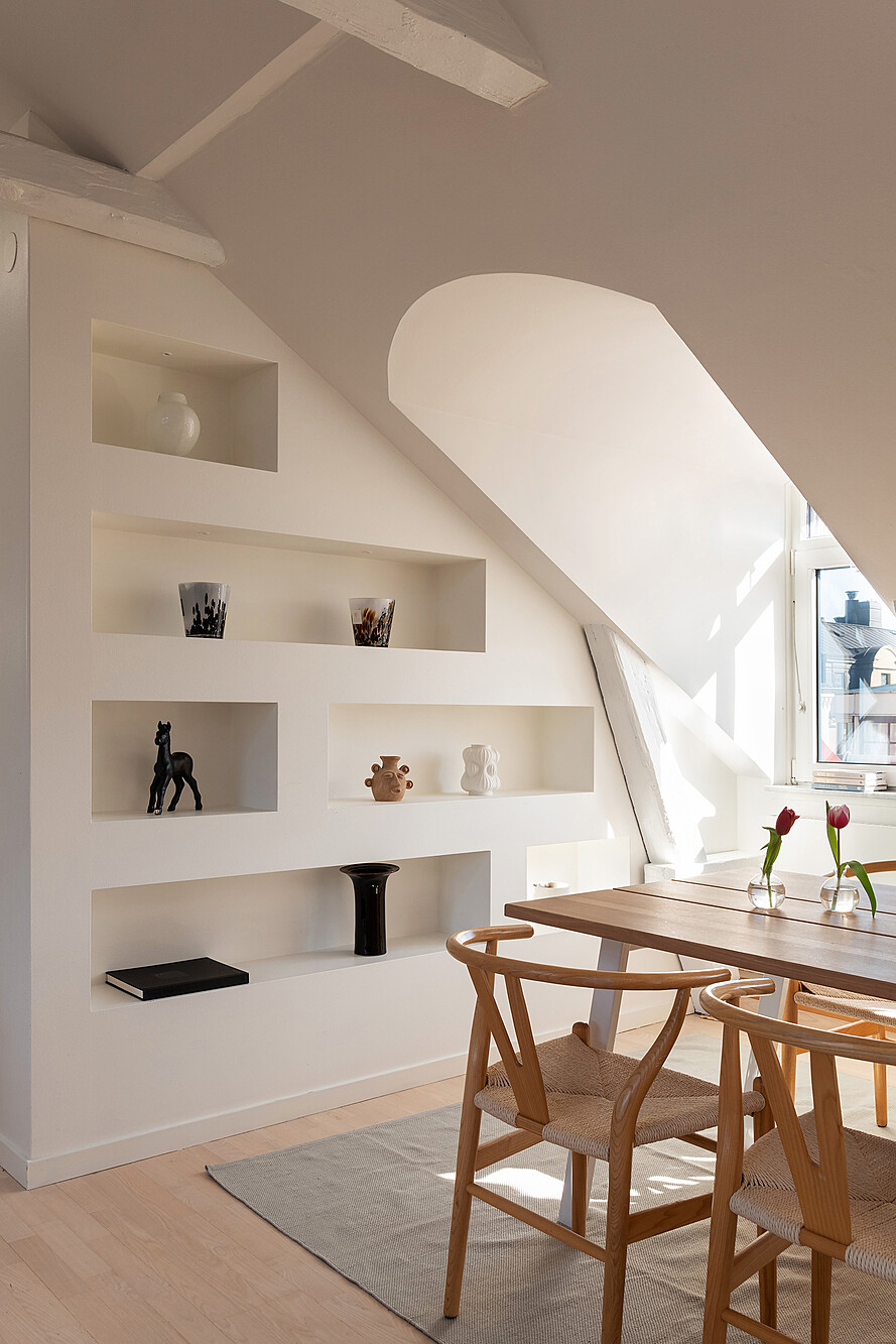 salle à manger appartement sous les toits mansardé décoration contemporaine