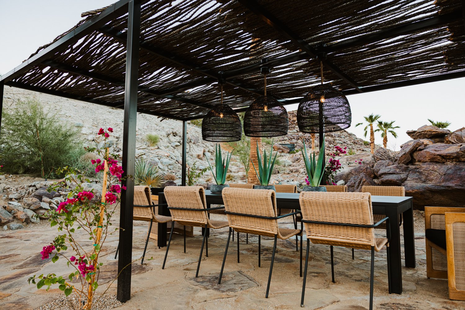 terrasse avec pergola acier et cannisses