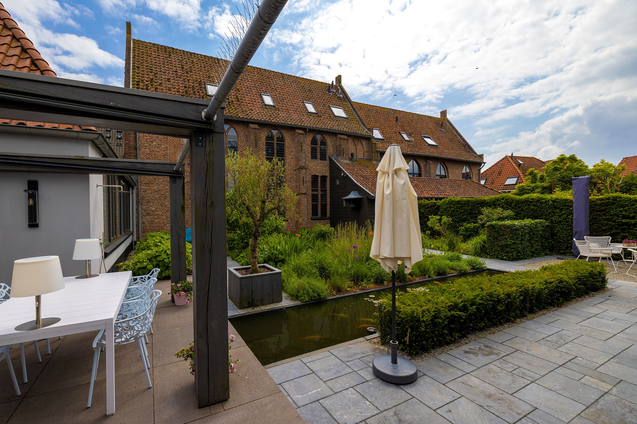 jardin loft dans une ancienne chapelle du 17eme siècle