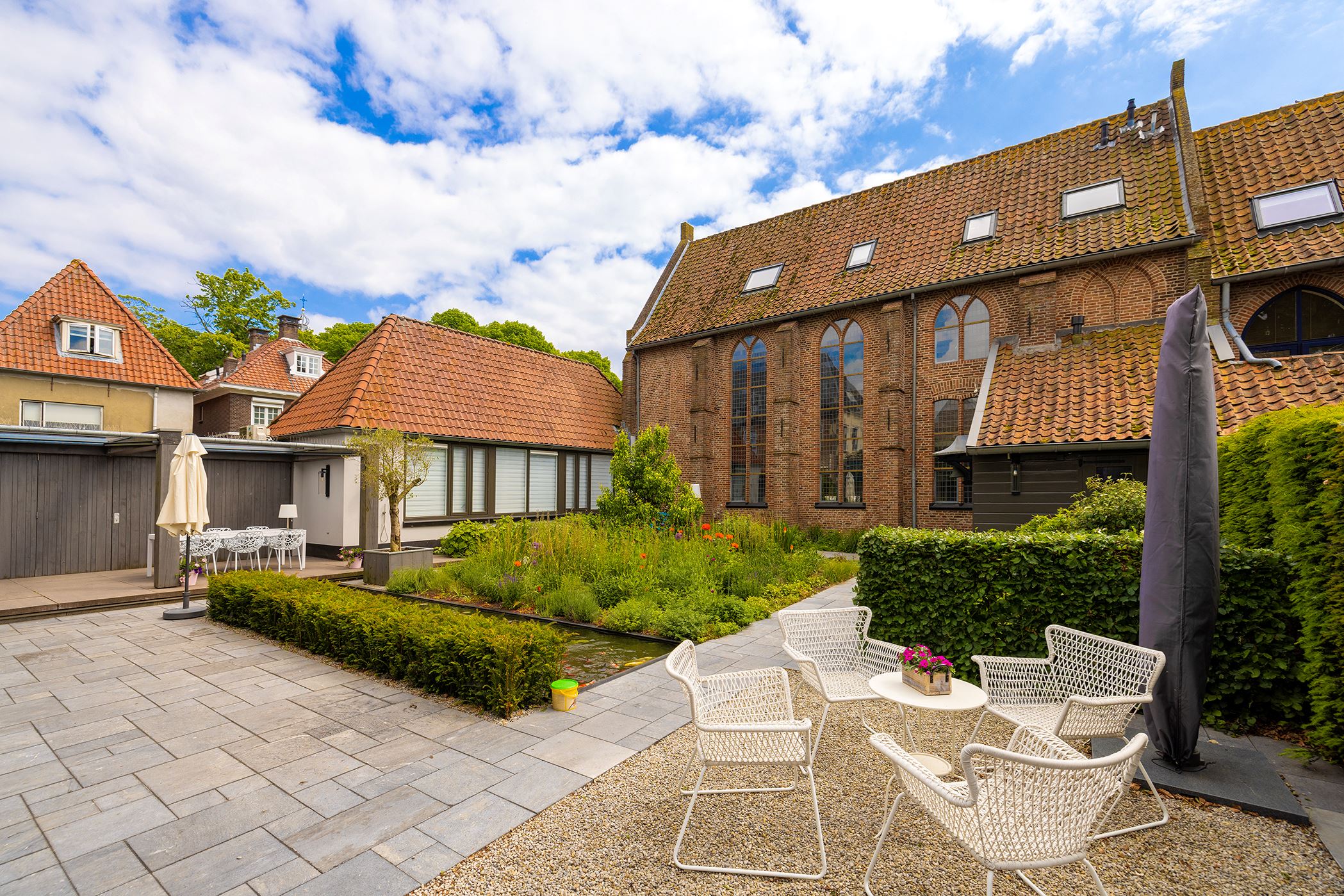 jardin loft dans une ancienne chapelle du 17eme siècle