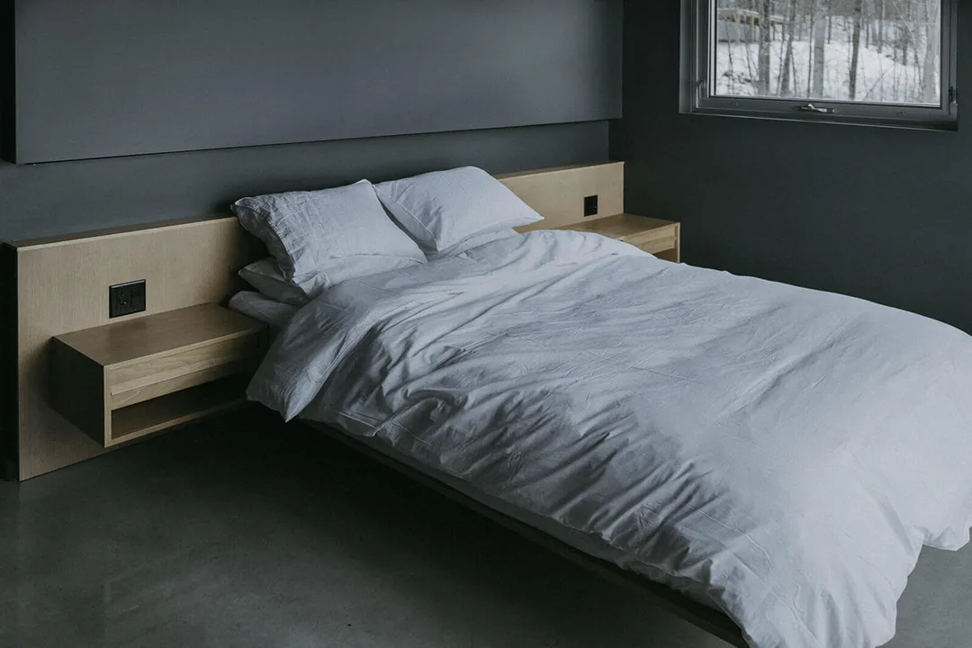 chambre grise design Hintershelter Québec