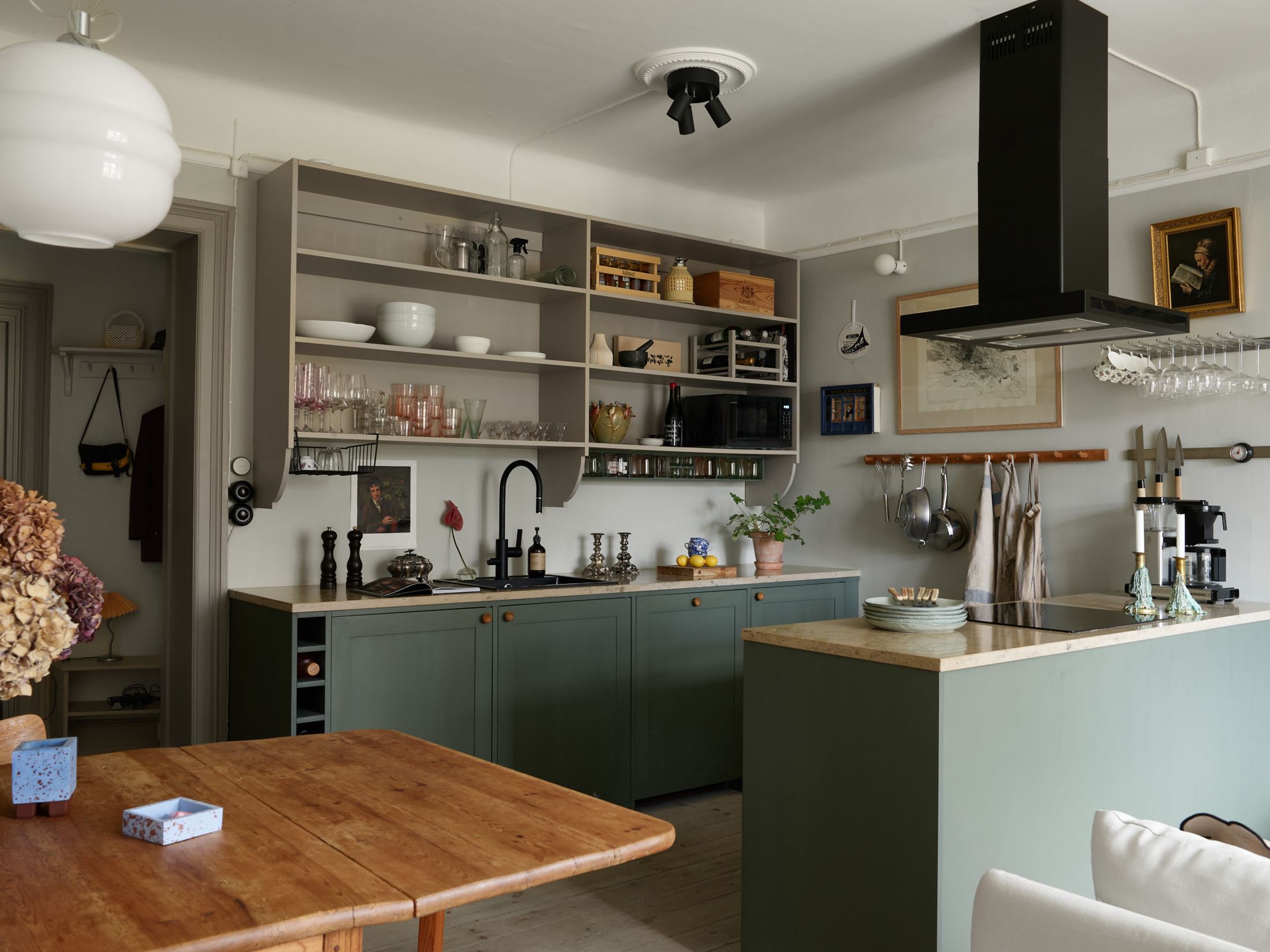 cuisine verte en angle appartement de 47m2