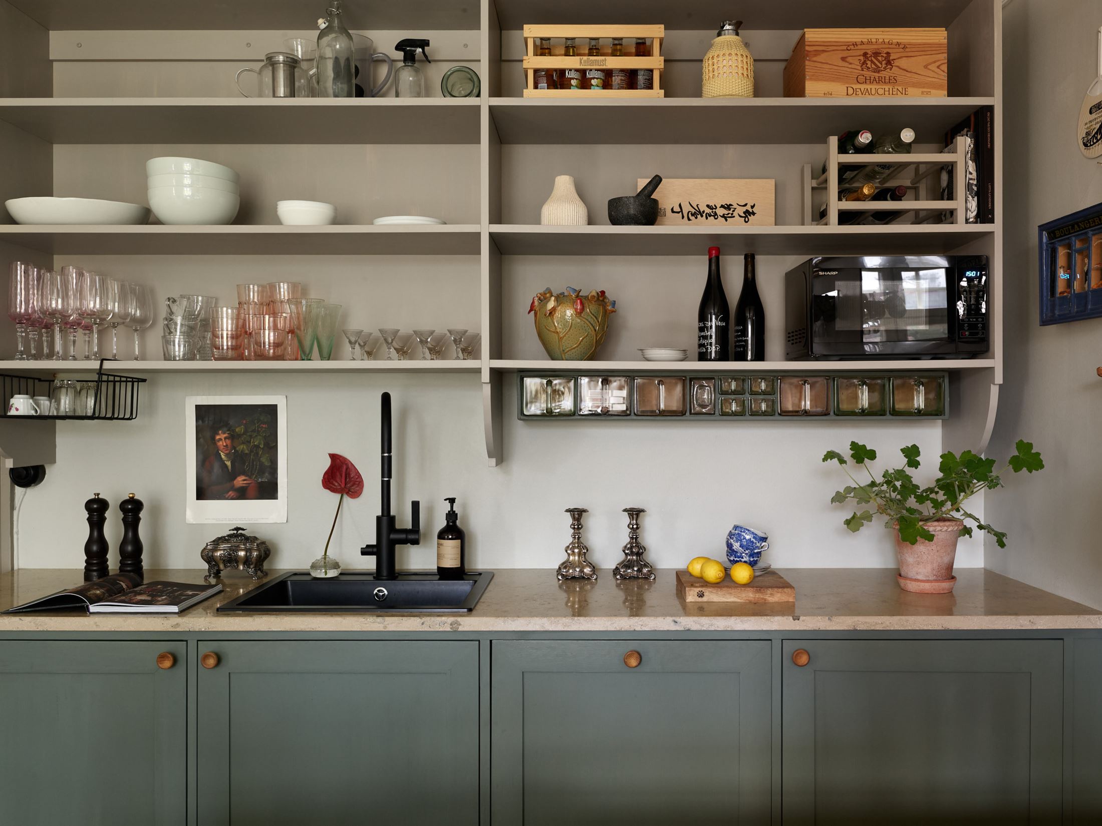 cuisine verte en angle appartement de 47m2