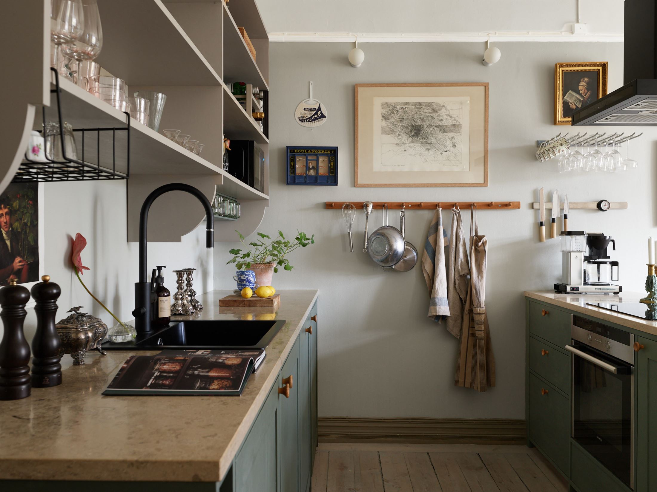 cuisine verte en angle appartement de 47m2