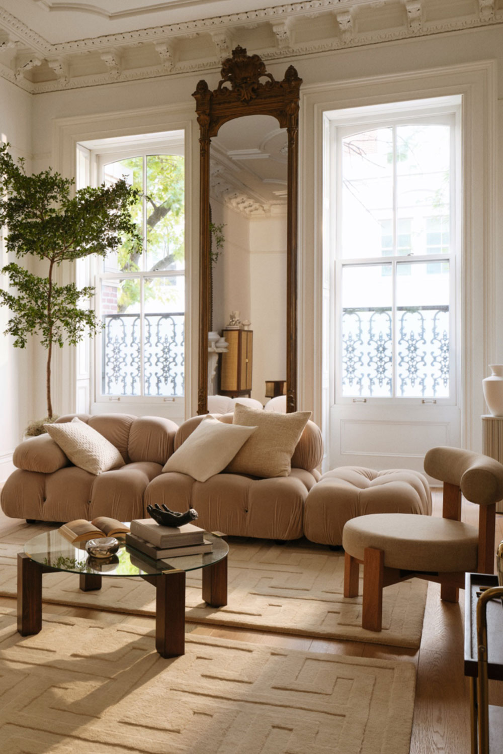 salon décoration contemporaine beige appartement haussmannien 
