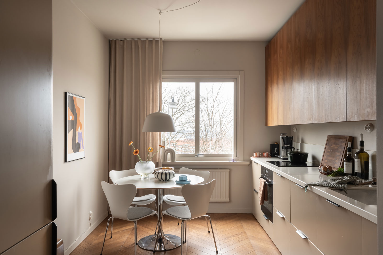 cuisine design avec table ronde