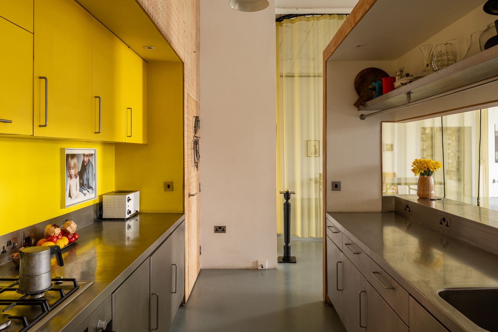 cuisine grise et jaune cuisine grise et jaune