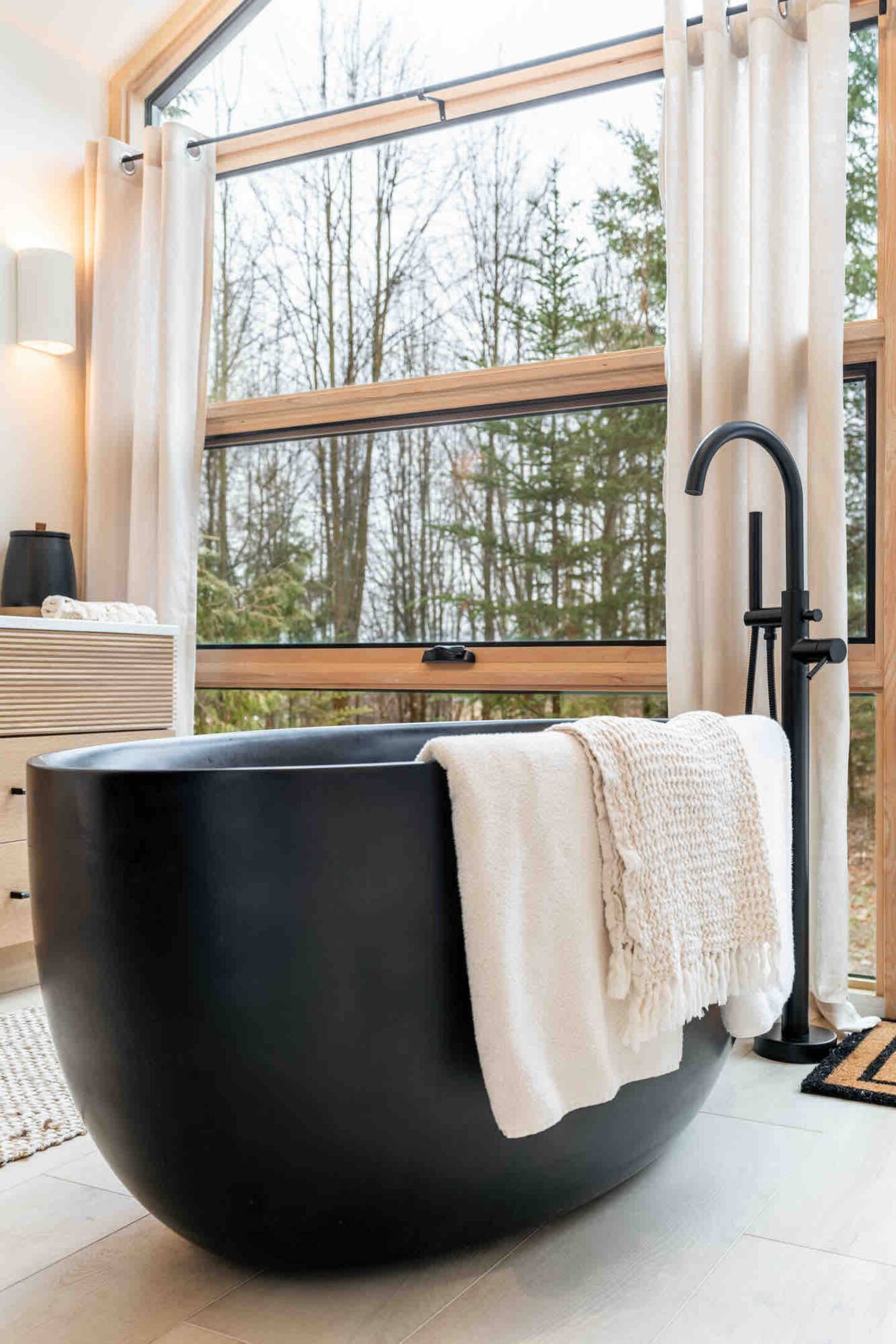 salle de bain design pignon vitré mini maison