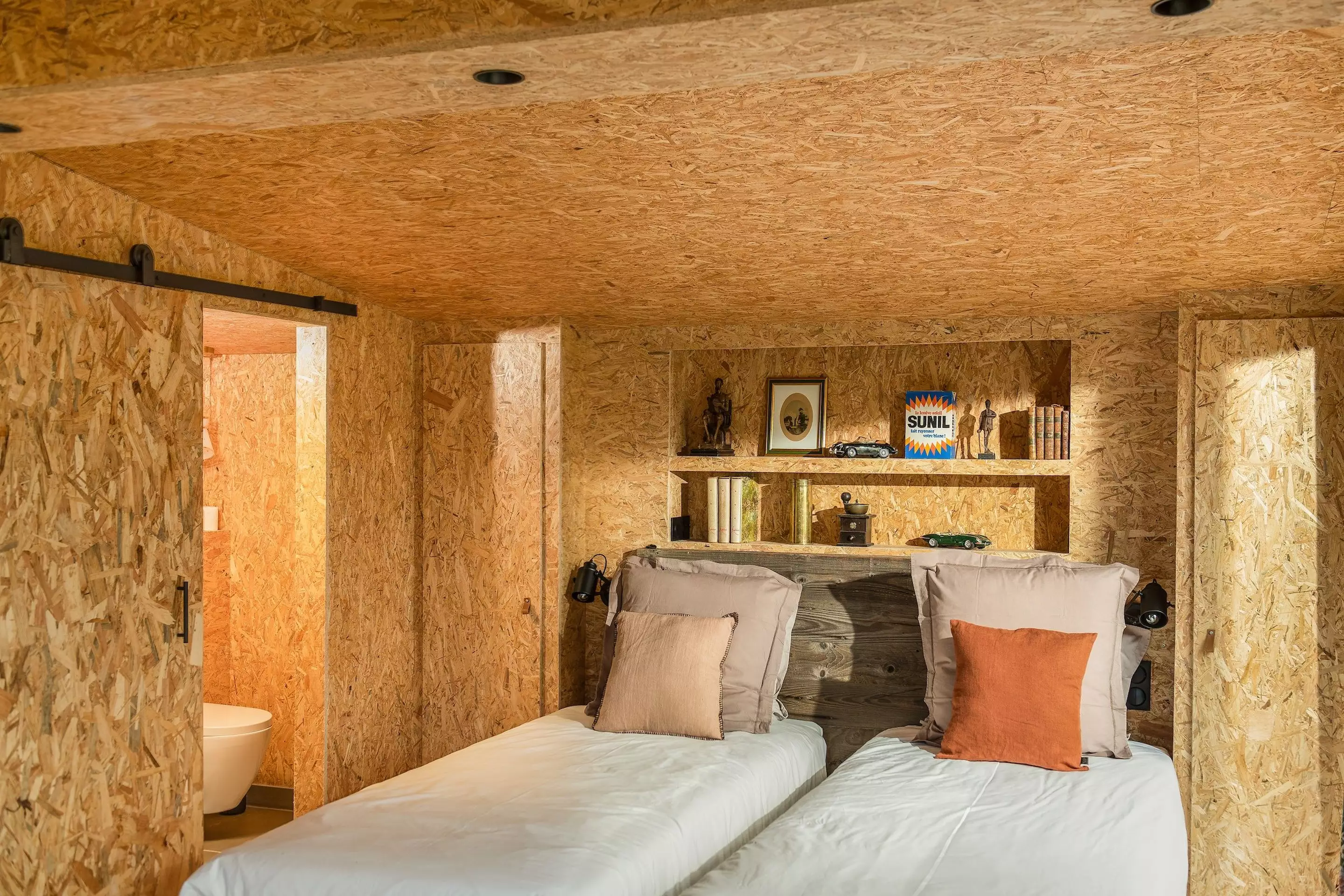 chambre murs osb décoration rustique chic Villa Martinière chambre murs osb décoration rustique chic Villa Martinière