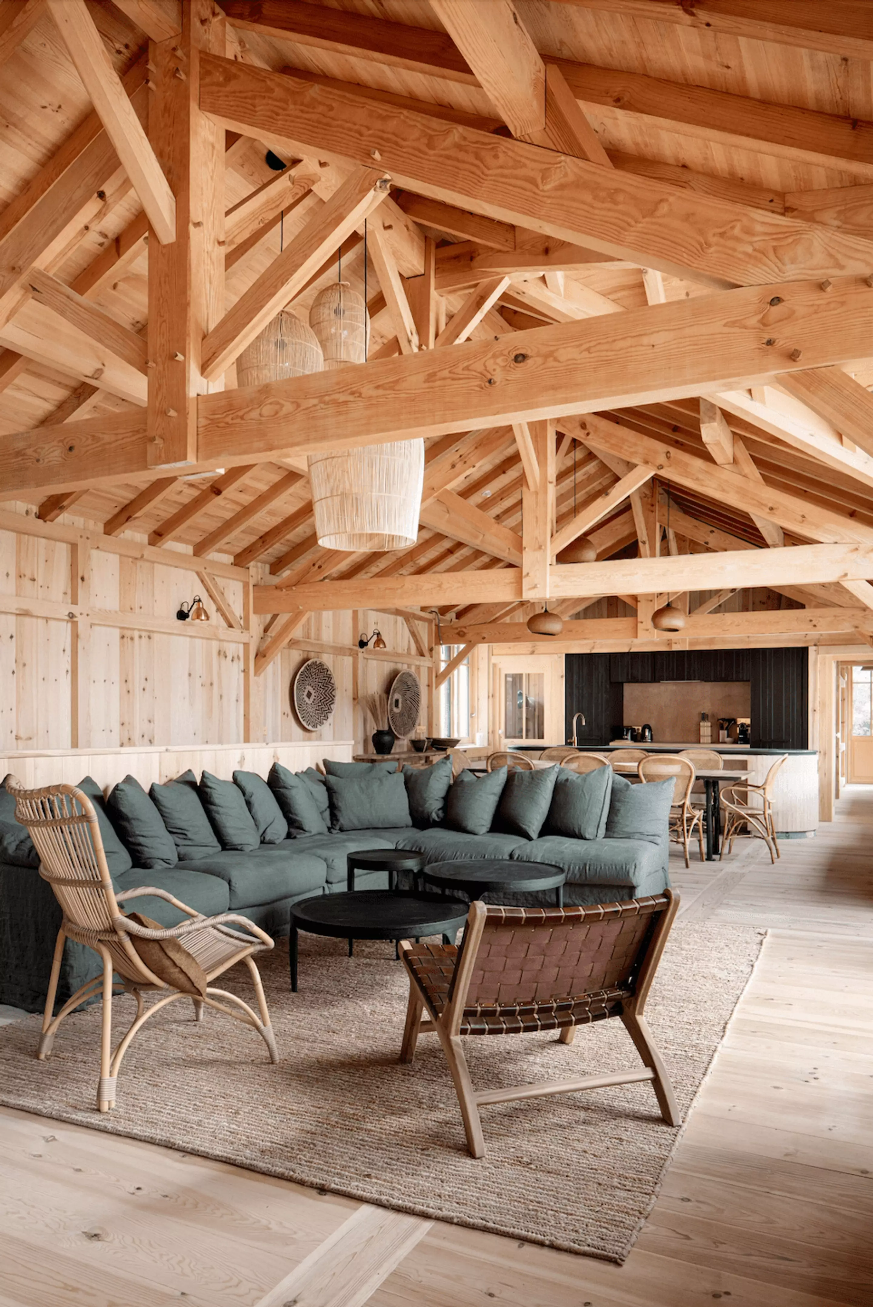 salon avec cuisine ouverte maison en bois avec piscine Cap Ferret salon avec cuisine ouverte maison en bois avec piscine Cap Ferret