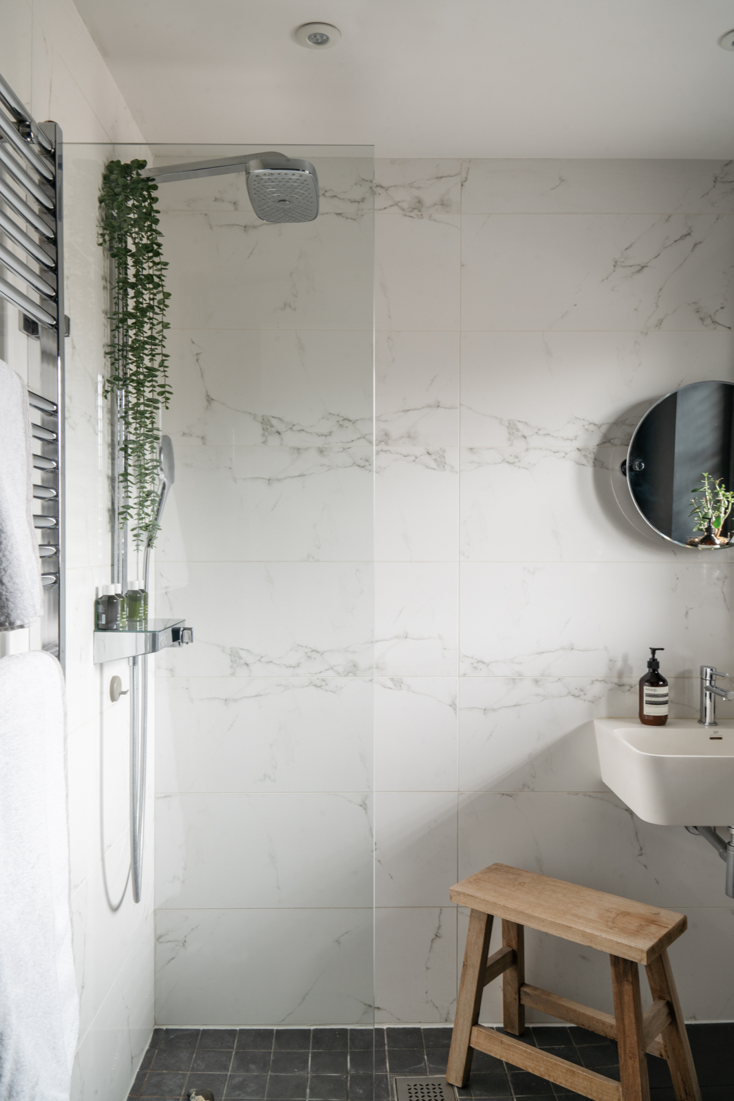 salle de bain marbre décoration contemporaine