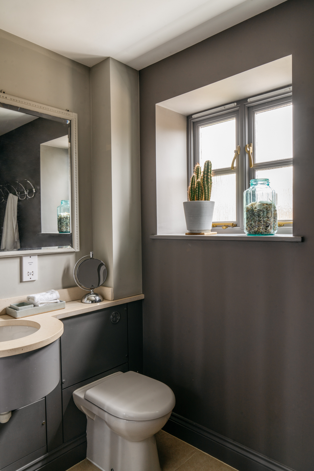 salle de bain grise décoration contemporaine