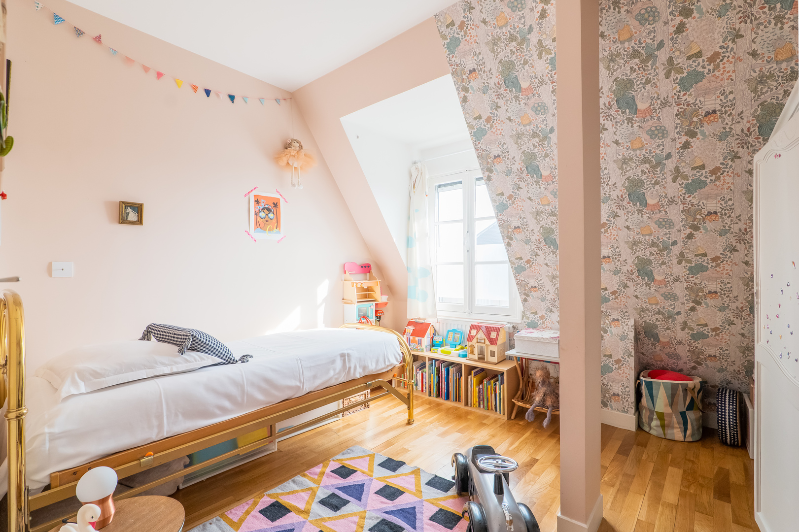 chambre mansardée appartement Paris chambre mansardée appartement Paris