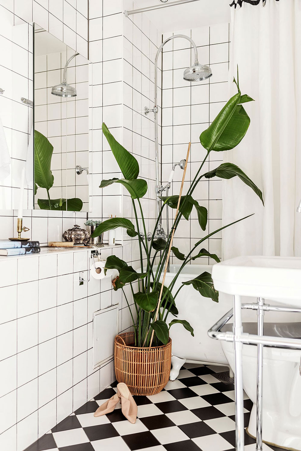 salle de bain rétro carrelage à damier