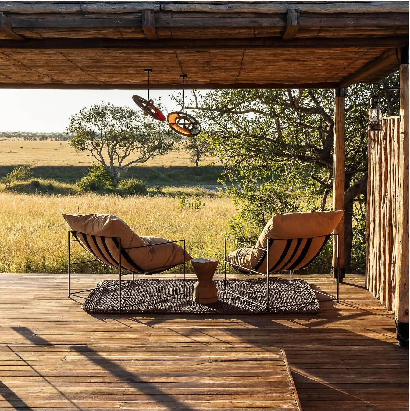 terrasse avec pergola Singita Mara River Tented Camp terrasse avec pergola Singita Mara River Tented Camp