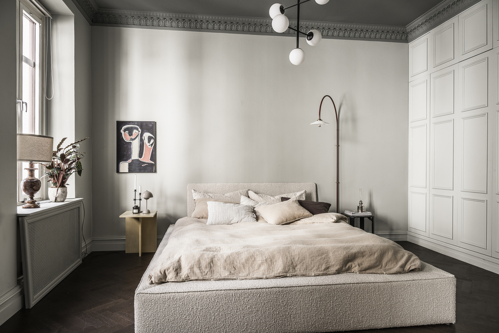chambre contemporaine avec placard dans appartement haussmannien chambre contemporaine avec placard dans appartement haussmannien