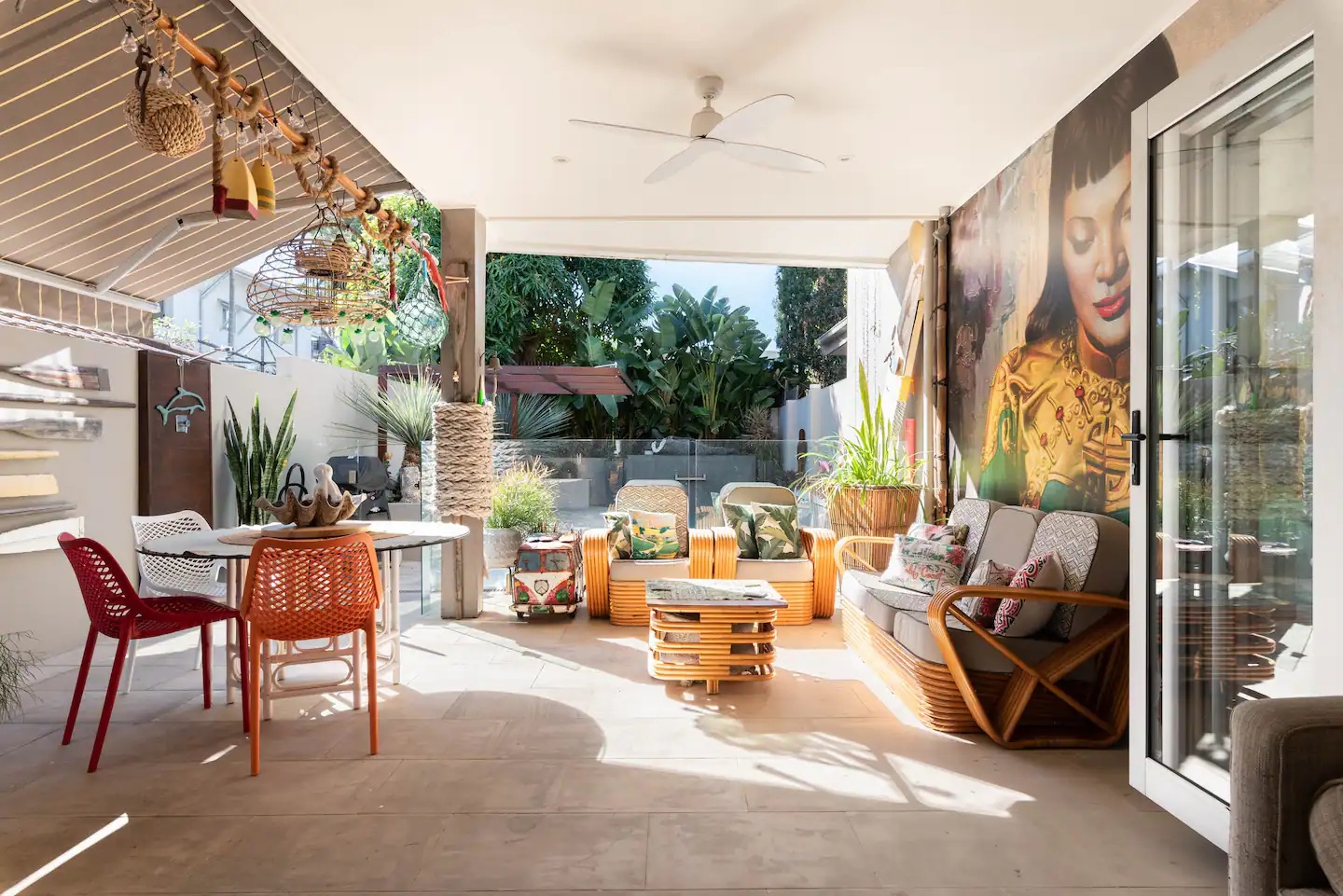 terrasse décoration contemporaine et colorée