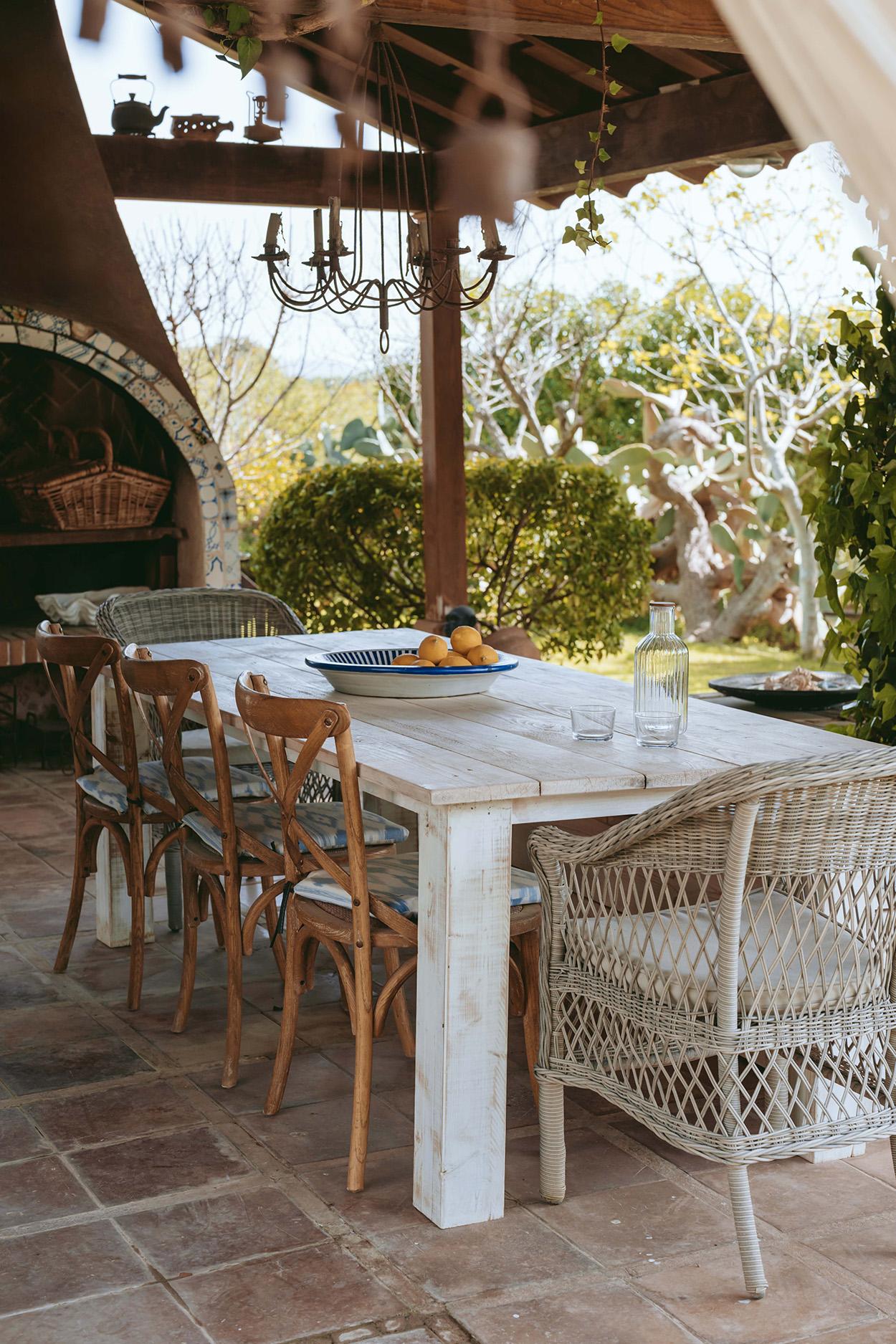 terrasse avec barbecue maison en pierres terrasse avec barbecue maison en pierres