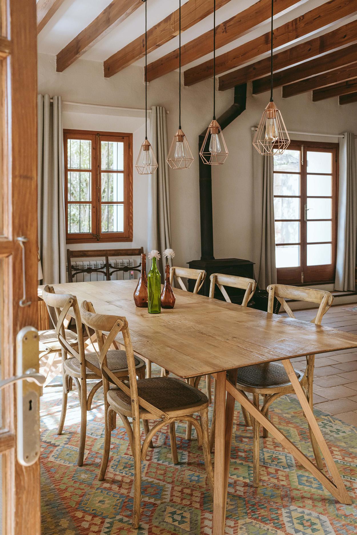 salle à manger avec poutres maison en pierres salle à manger avec poutres maison en pierres