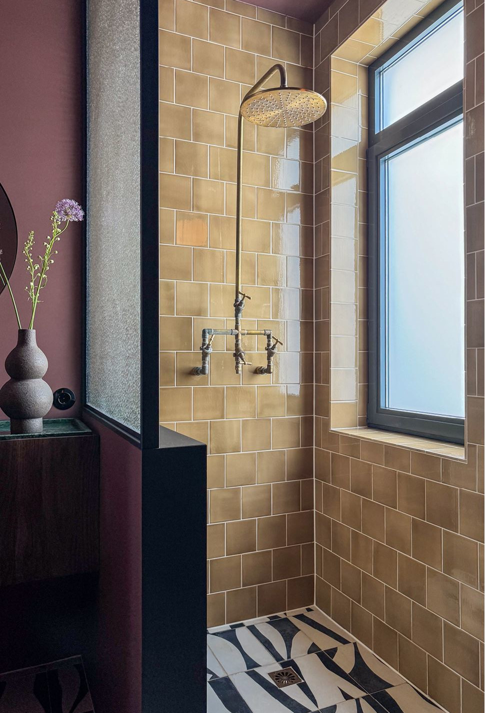 salle de bain décoration colorée et vintage