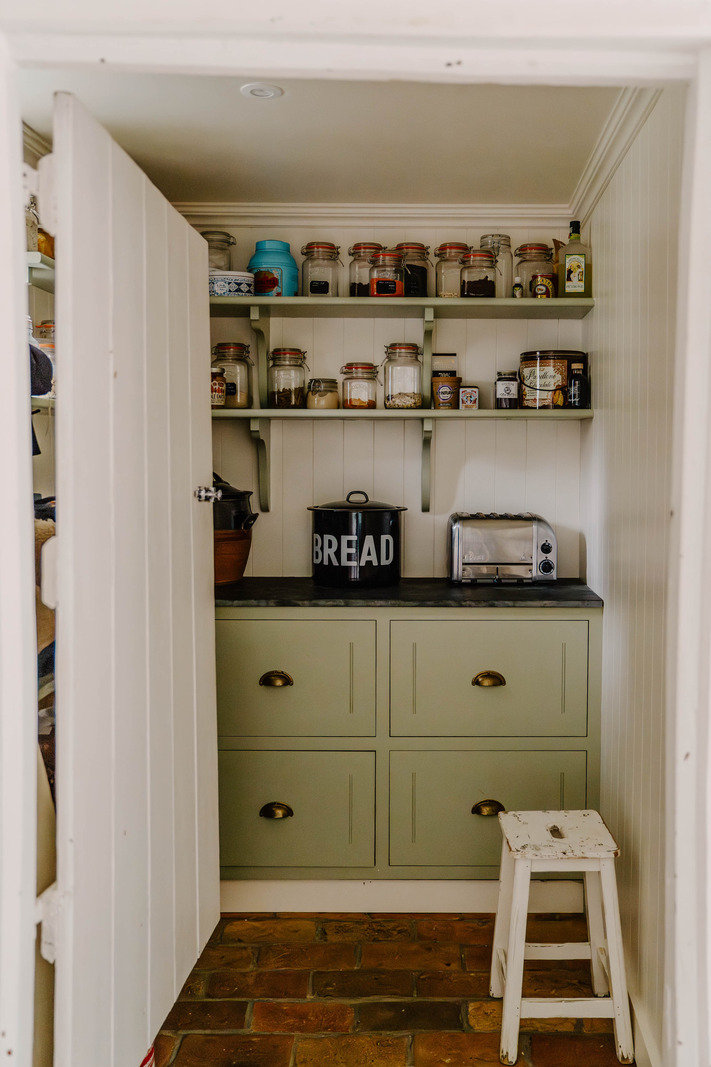 arrière cuisine, garde-manger, pantry arrière cuisine, garde-manger, pantry