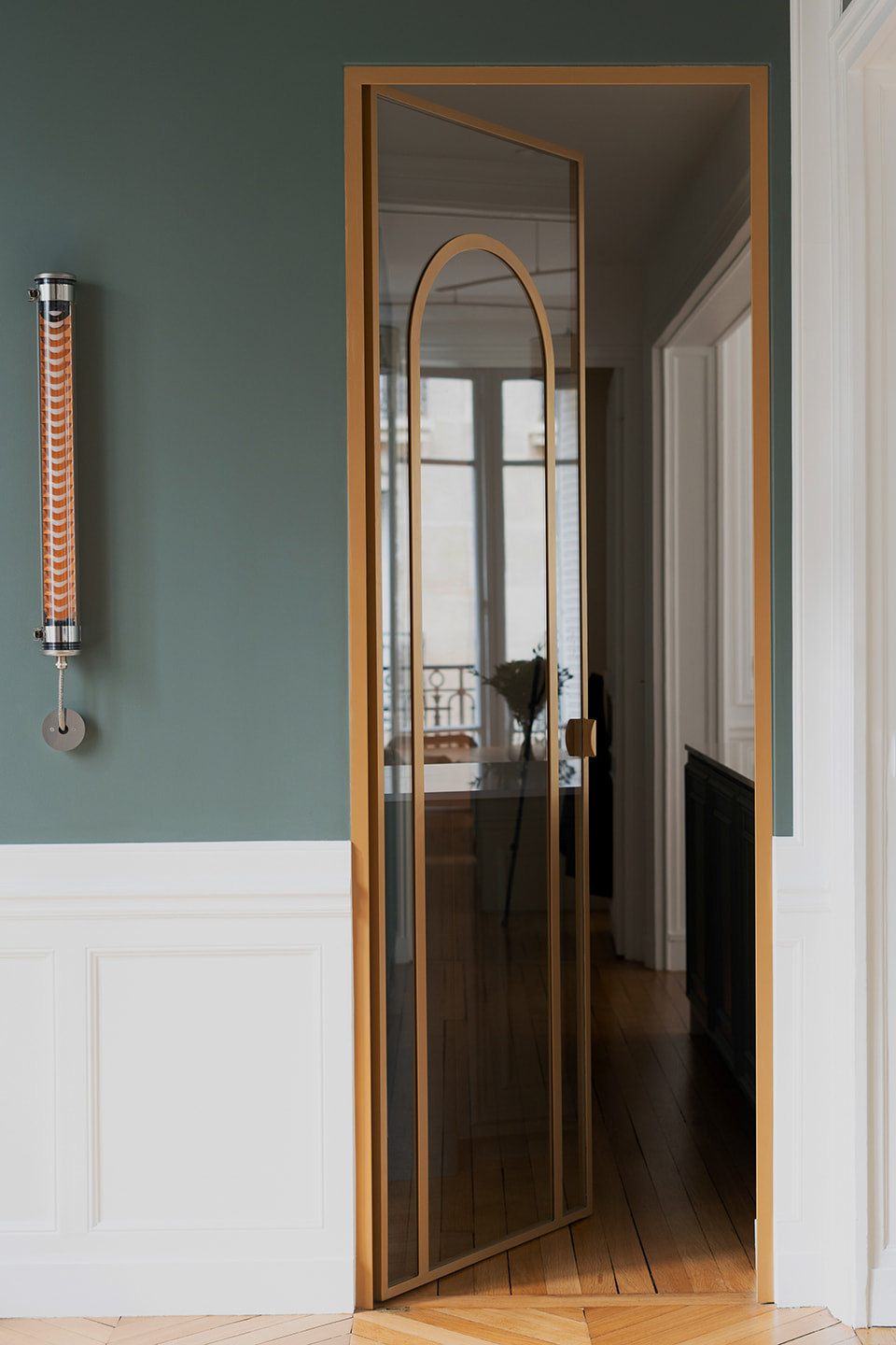 porte style Art Deco appartement haussmannien rénové Paris porte style Art Deco appartement haussmannien rénové Paris