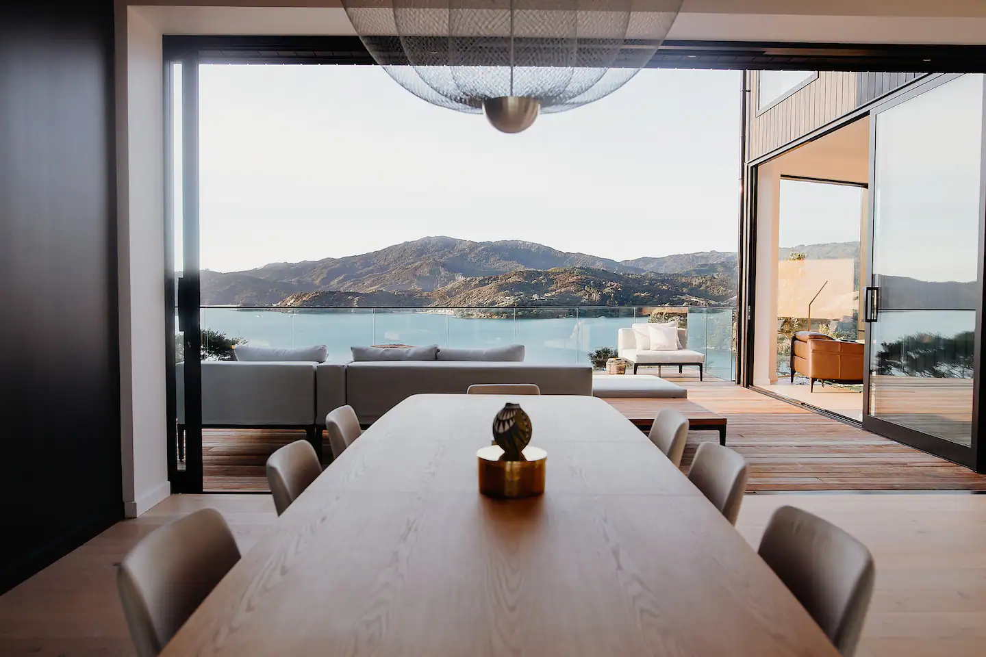 salle à manger vue mer maison contemporaine