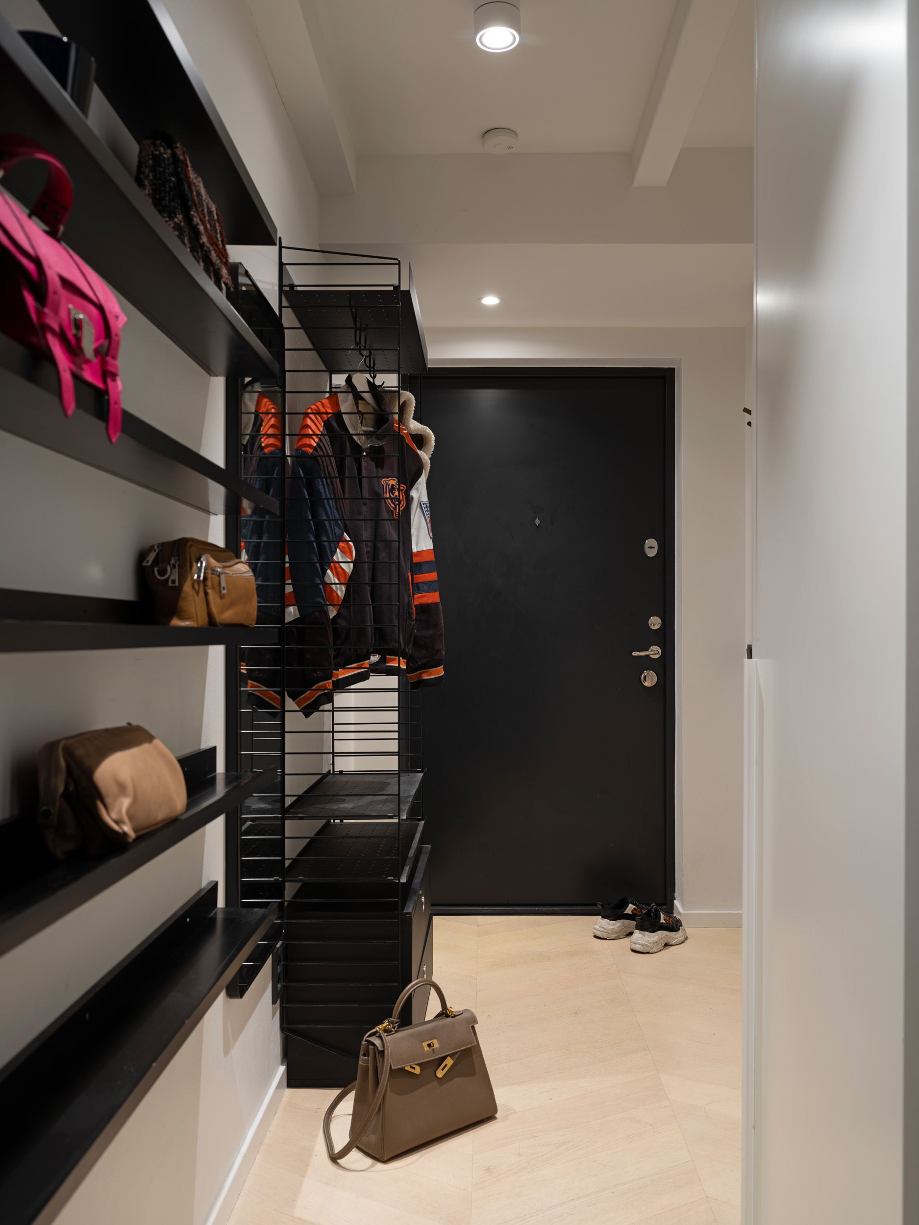 entrée étagère String duplex 40m2
