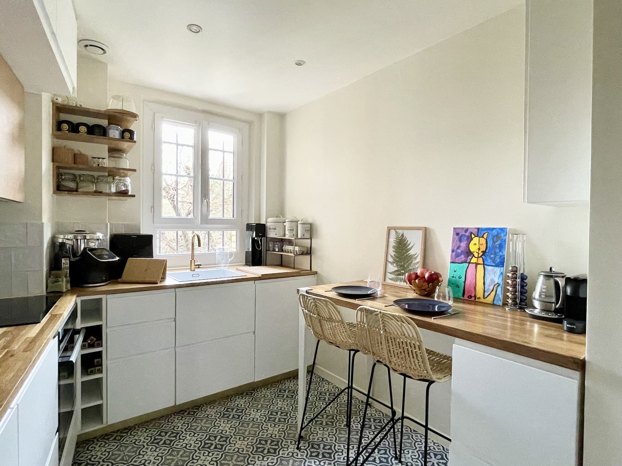cuisine décoration contemporaine appartement rénové près de Paris par Charlotte Gille de Happy Pog