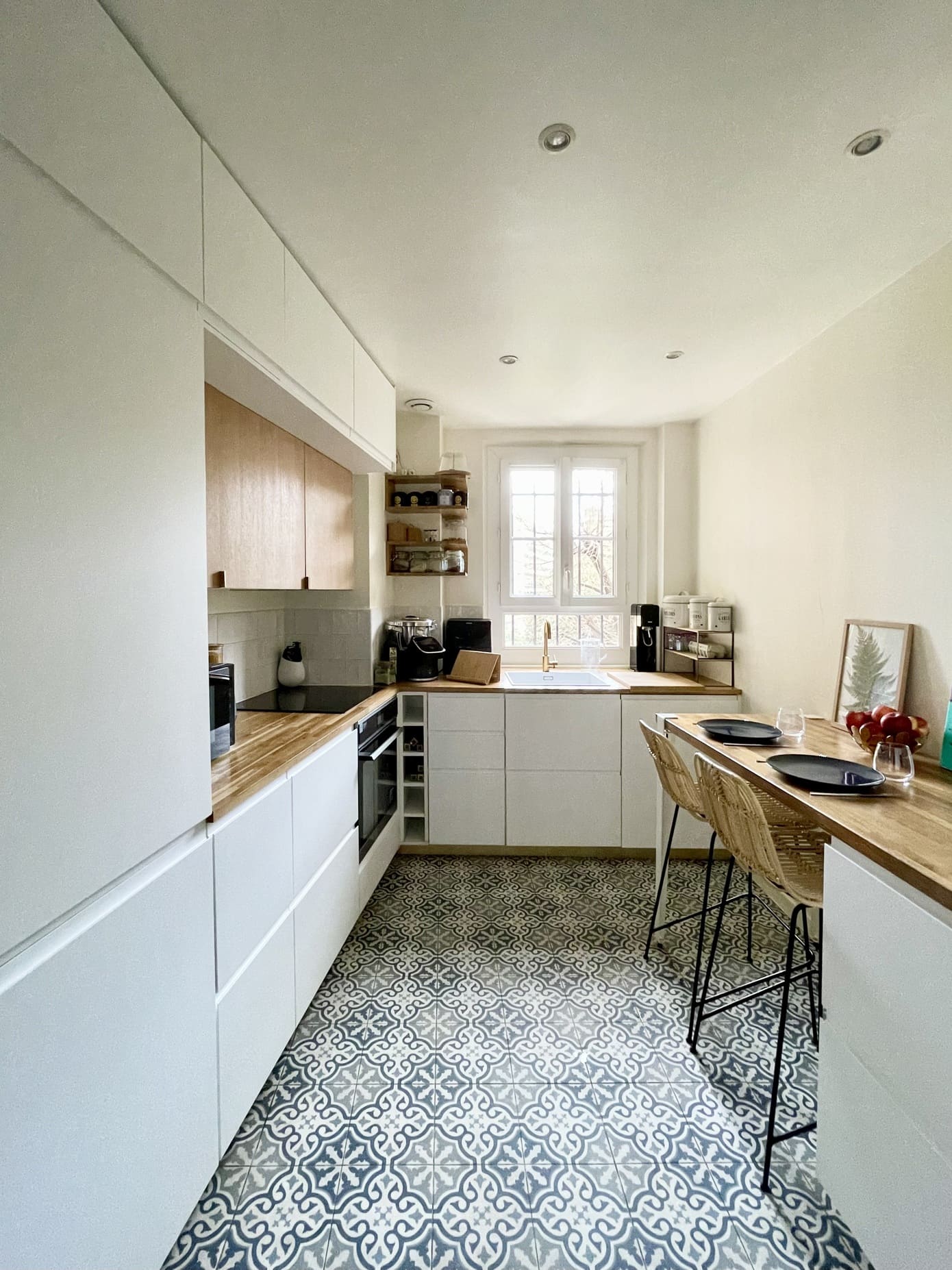 cuisine décoration contemporaine appartement rénové près de Paris par Charlotte Gille de Happy Pog