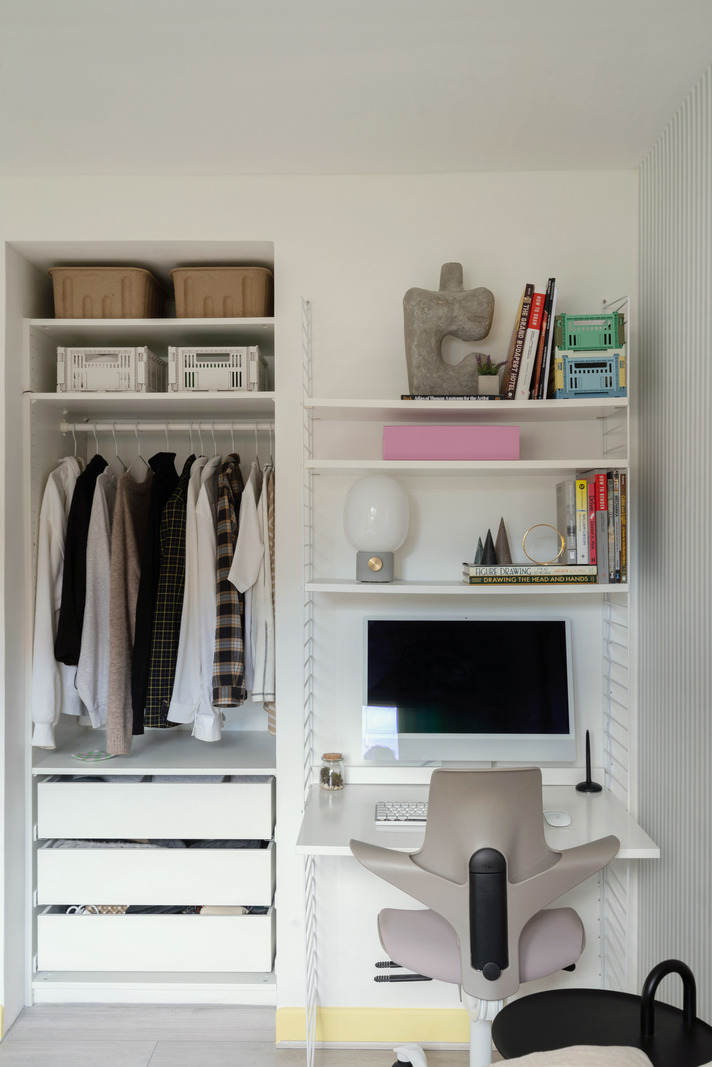 chambre avec dressing ouvert et bureau String