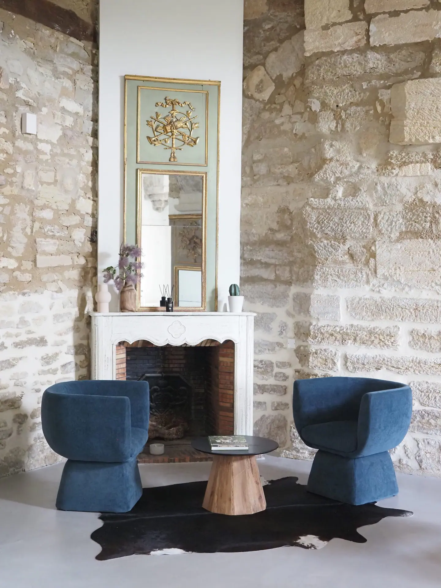 salon décoration design maison en pierre rénovée La maison du Luberon salon décoration design maison en pierre rénovée La maison du Luberon