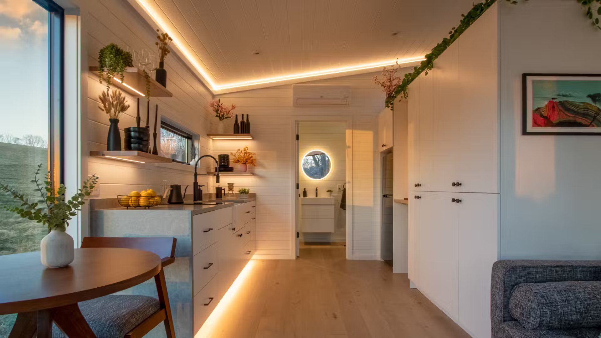 cuisine éclairage LED petite maison de 37m2 The Luna Zook Cabins cuisine éclairage LED petite maison de 37m2 The Luna Zook Cabins