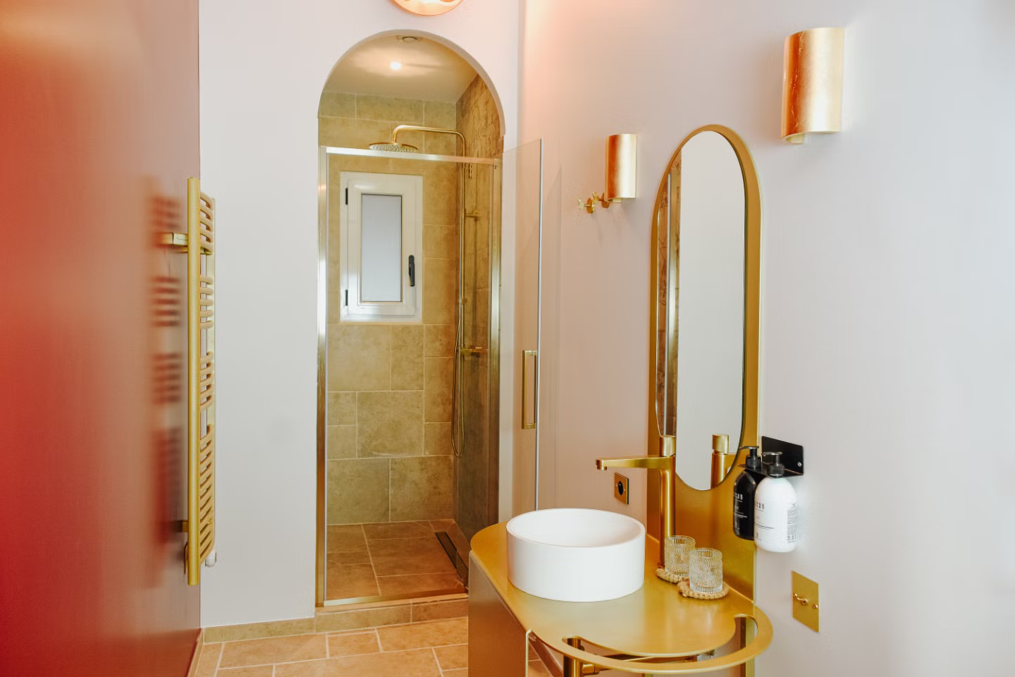 salle de bain terracotta Maison Cistus Gîte la Canopée Sarlat salle de bain terracotta Maison Cistus Gîte la Canopée Sarlat