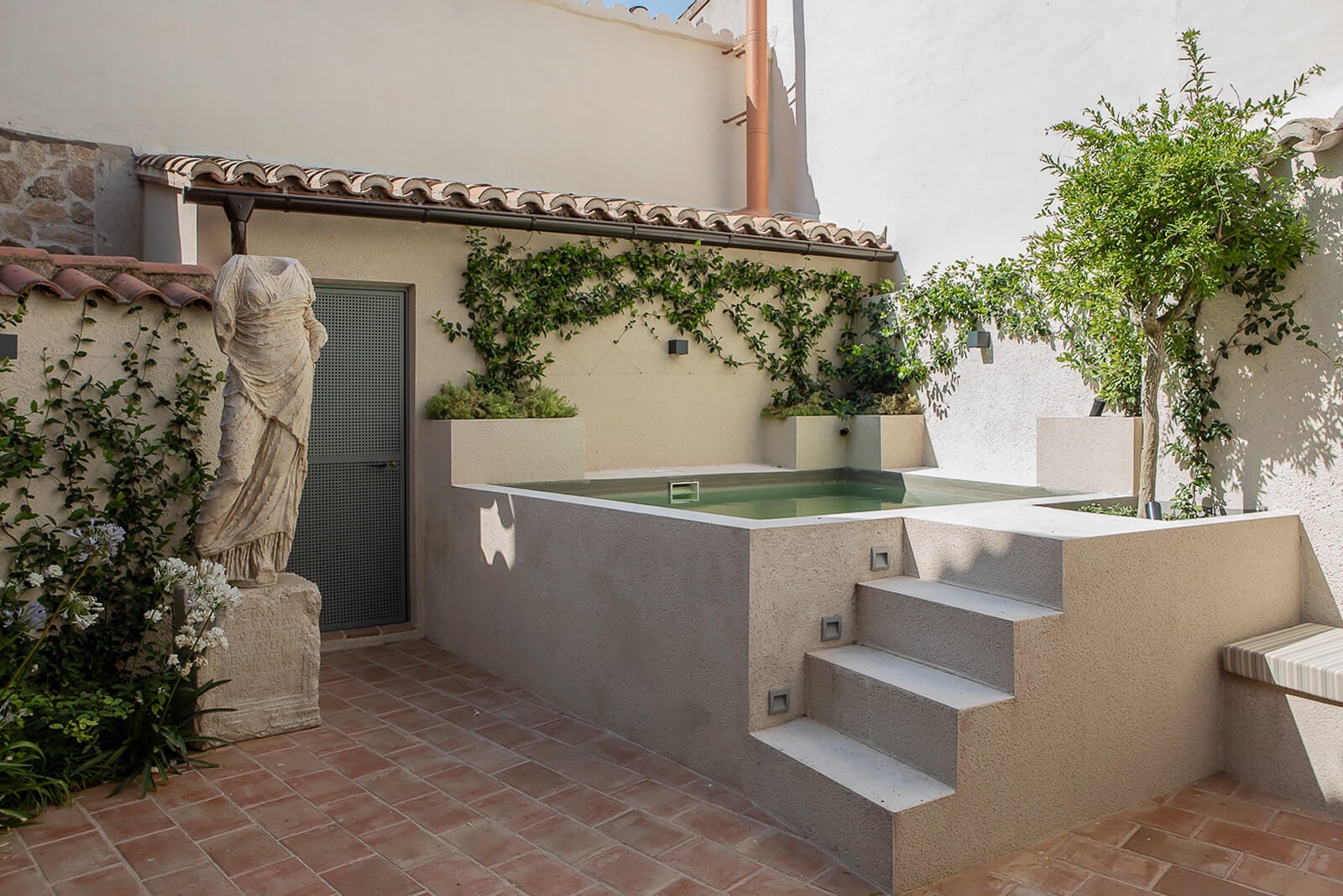 petit jardin de ville avec petite piscine maçonnée petit jardin de ville avec petite piscine maçonnée