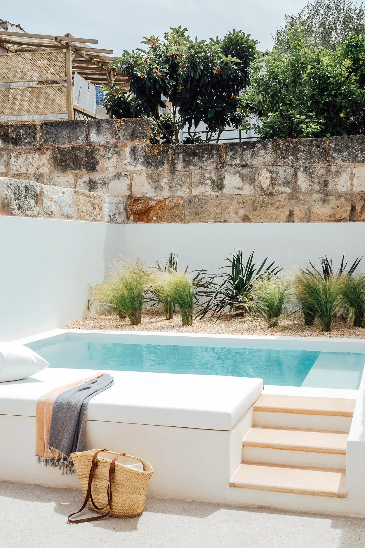 petit jardin de ville avec petite piscine maçonnée petit jardin de ville avec petite piscine maçonnée